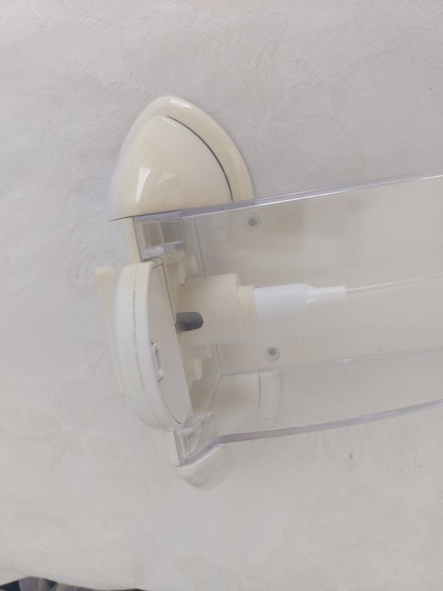 Dispensador, para baños y cozinas. Cantidad 8 unid