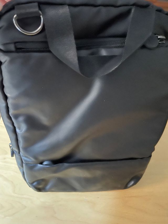 Bolsa viaje o para tablet de Salvador Bachiller