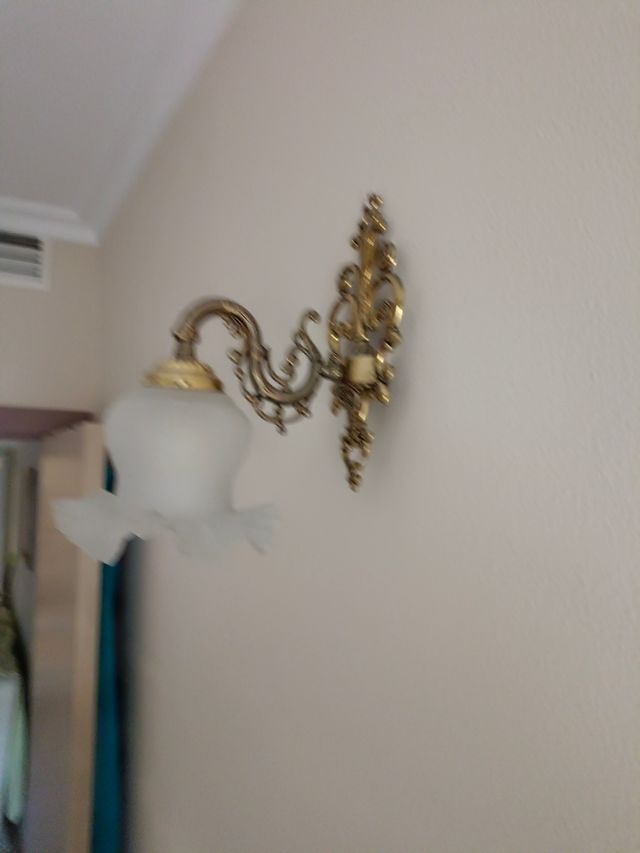 Aplique dorado tulipa