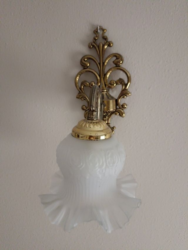 Aplique dorado tulipa