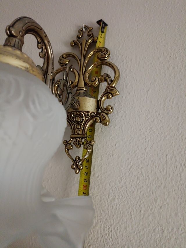 Aplique dorado tulipa