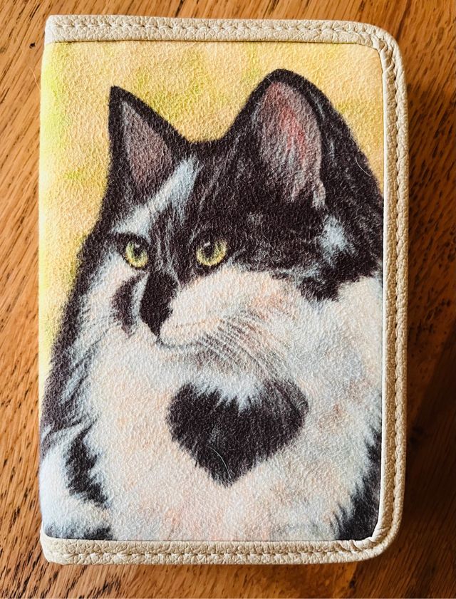 Cover per agenda, Gatto nero e bianco