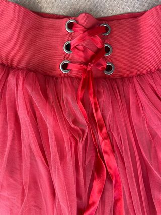 Falda de tul y vuelo color naranja