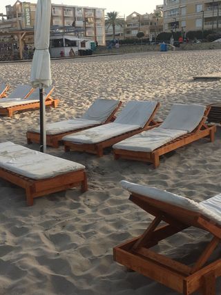 Tumbonas de madera playas y piscinas