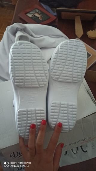 Zuecos sin estrenar