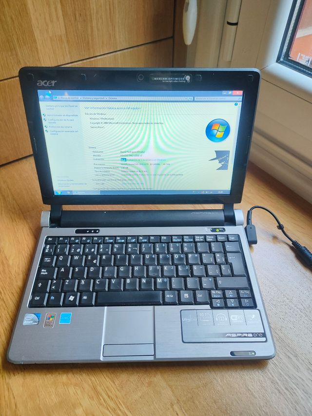 Portátil Acer regalo ratón pendrive lector tarjeta