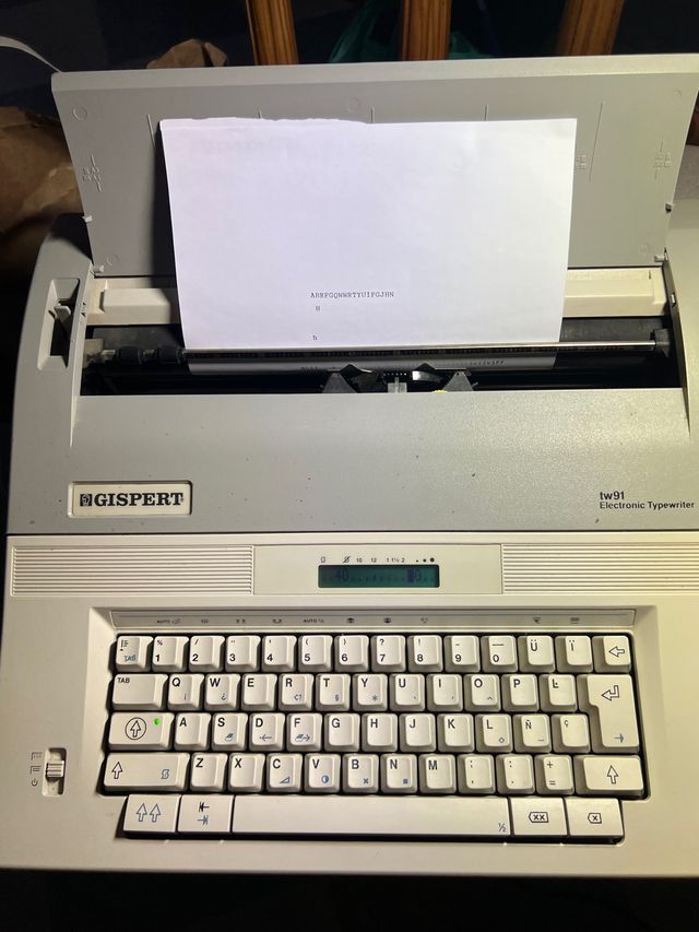 Máquina de escribir antigua GISPERT