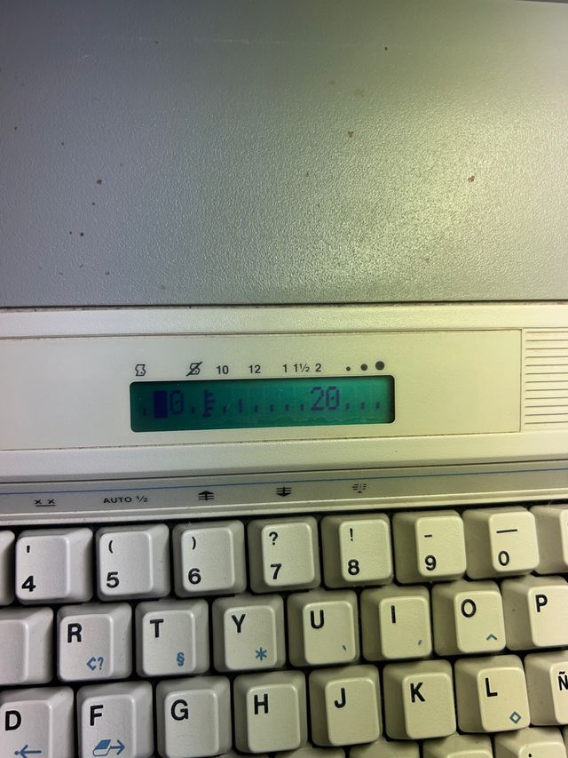 Máquina de escribir antigua GISPERT