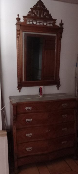 cómoda y espejo Alfonsina