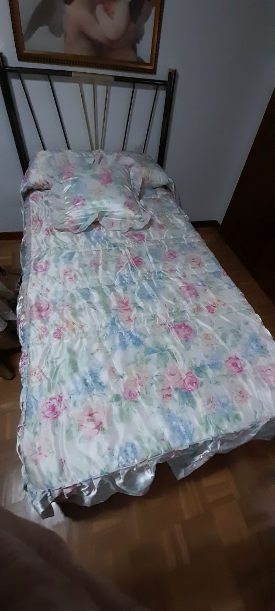 Vendo 2 copriletti da 90 cm.