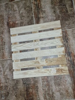 vendo baldosas de madera de pino de 40cm X 40cm
