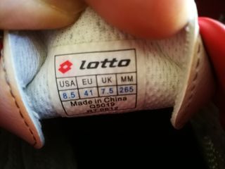 botas de fútbol multitaco