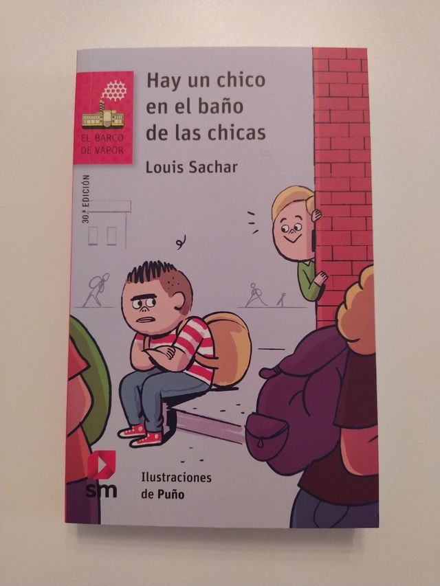 Hay un chico en el baño de las chicas