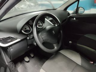 Peugeot 207 2008.
