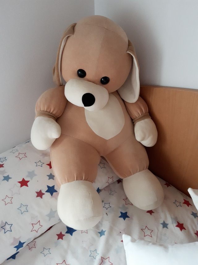 Perro grande peluche