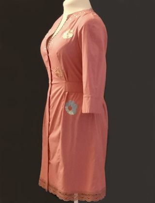 Bonito vestido Romanetti rosa palo bordado Talla L
