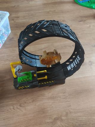 Hot Wheels Monster trucks reto de loopings pista