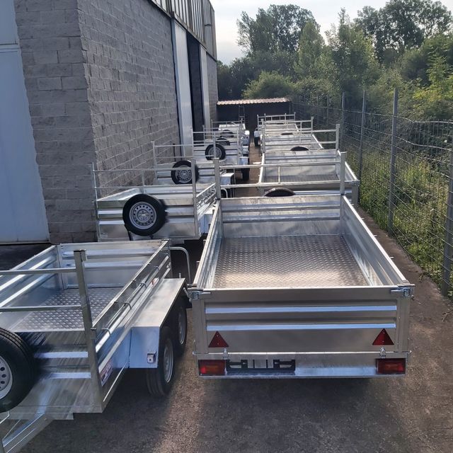 LOTE DE FABRICA REMOLQUES GALVANIZADOS INMERSION