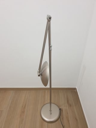 lámpara de pié moderna