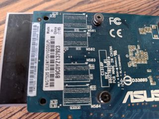 Gráfica Asus GT520 Silent