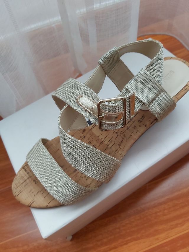 Sandalias cuña Bimba y Lola