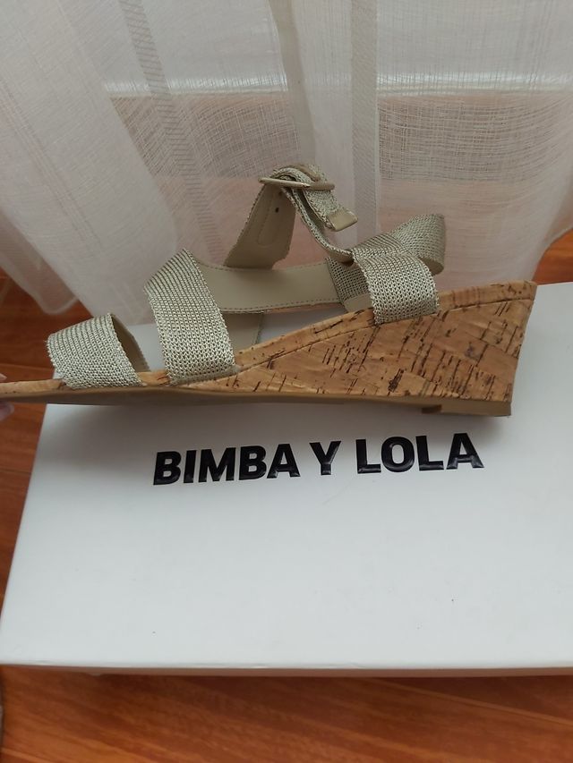 Sandalias cuña Bimba y Lola