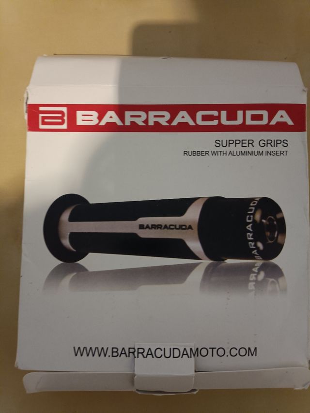 Puños de moto barracuda y contrapesos