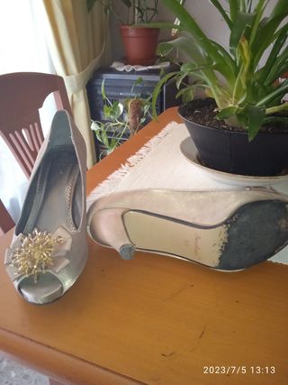 ZAPATOS TACON DORADOS