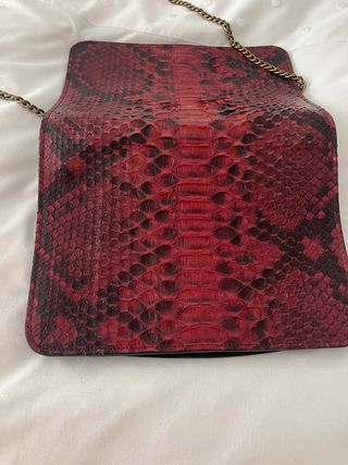 Bolso bandolera rojo y negro