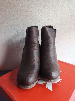 botines nuevos marca XTI N39