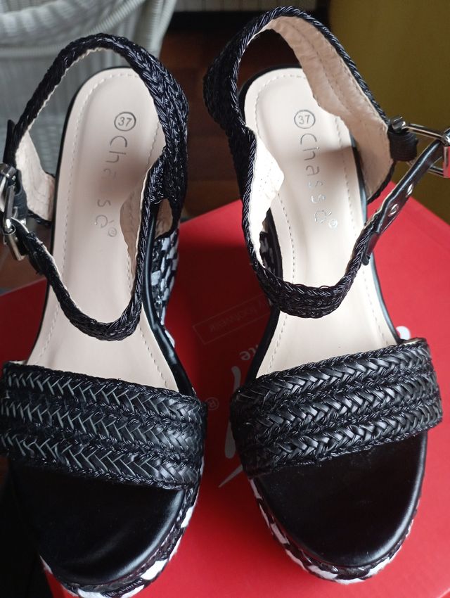 Nuovi sandali con zeppa neri taglia 37