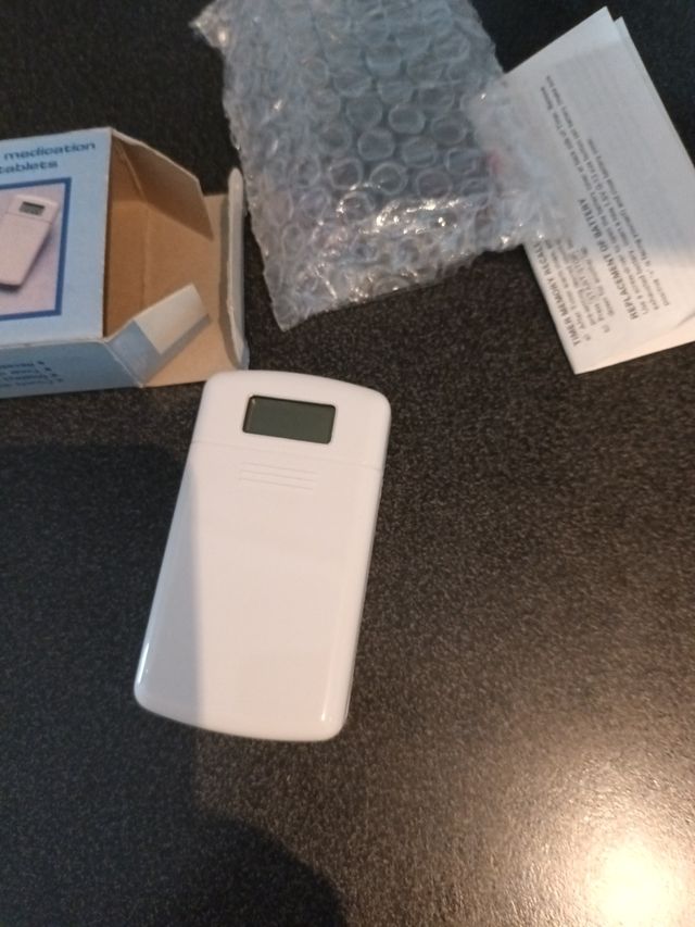 Pastillero con alarma nuevo