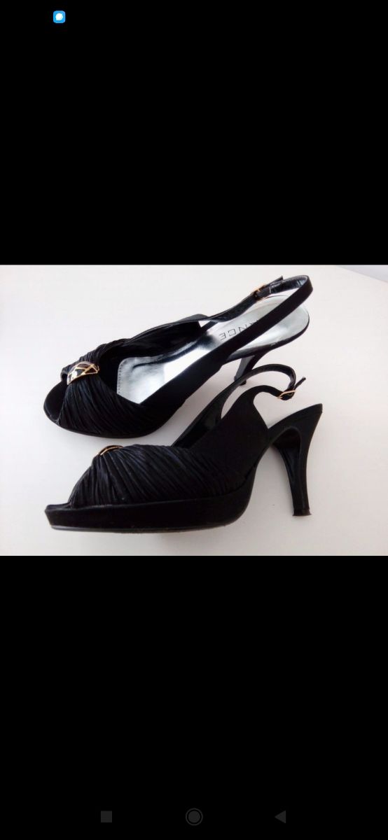 Zapatos negros de tacón 👠