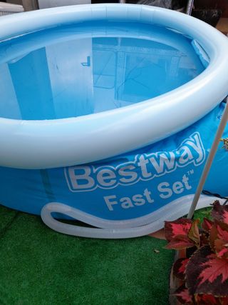 piscina con bomba filtro