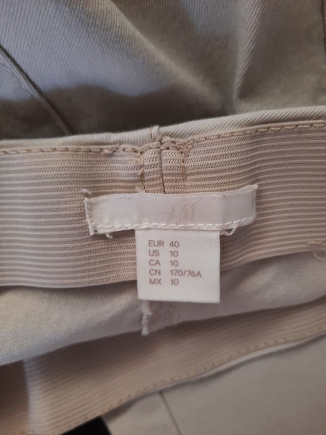 Pantalones beige de H&M