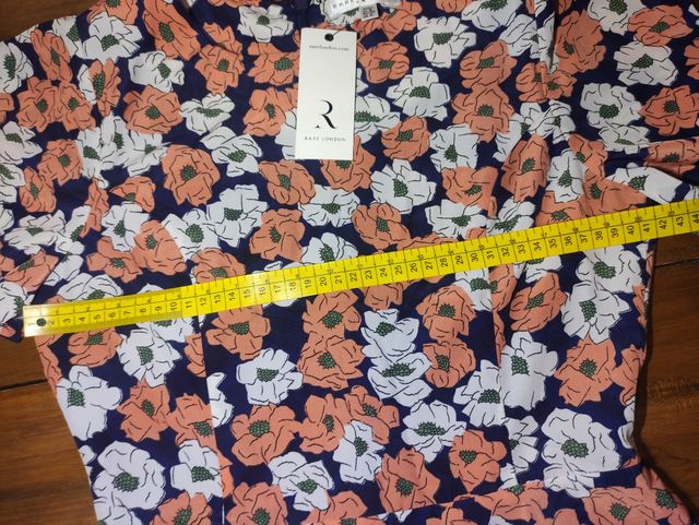 🌼 Vestido floral Rare London 🌼