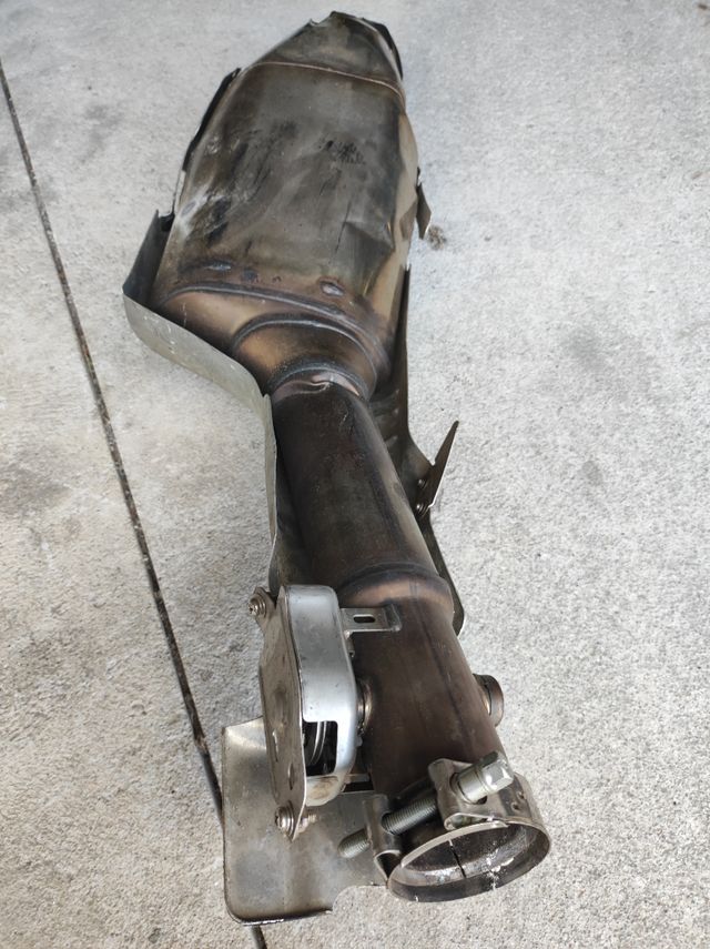 cola de escape cbr 600 rr