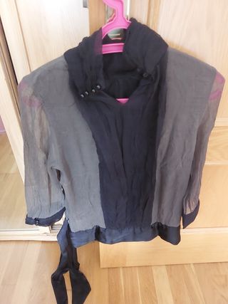 Camisa de gasa gris y negra