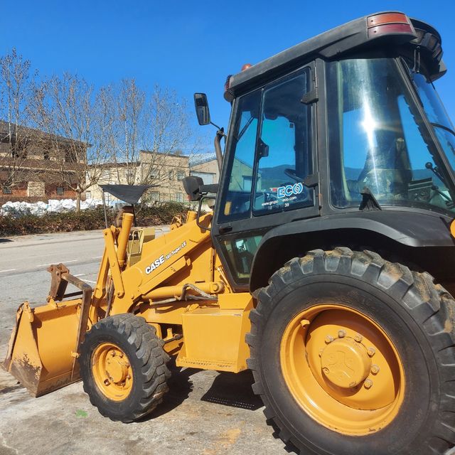 Caterpillar mixta techo plastico