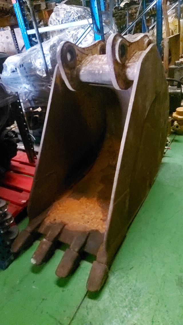 Caterpillar mixta techo plastico