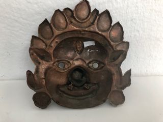 Rara mascara cobre asiatica  piedras vintage