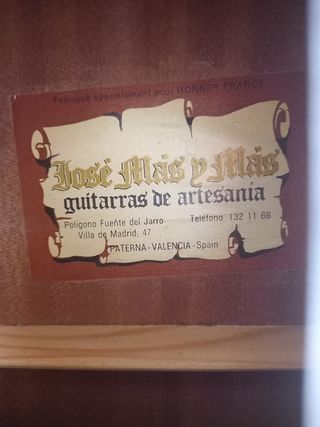 Guitarra de colección nueva