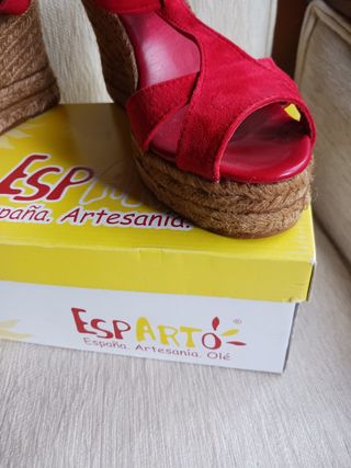 sandalias de esparto rojas