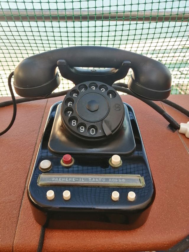 Telefono a disco, ufficio anni 50