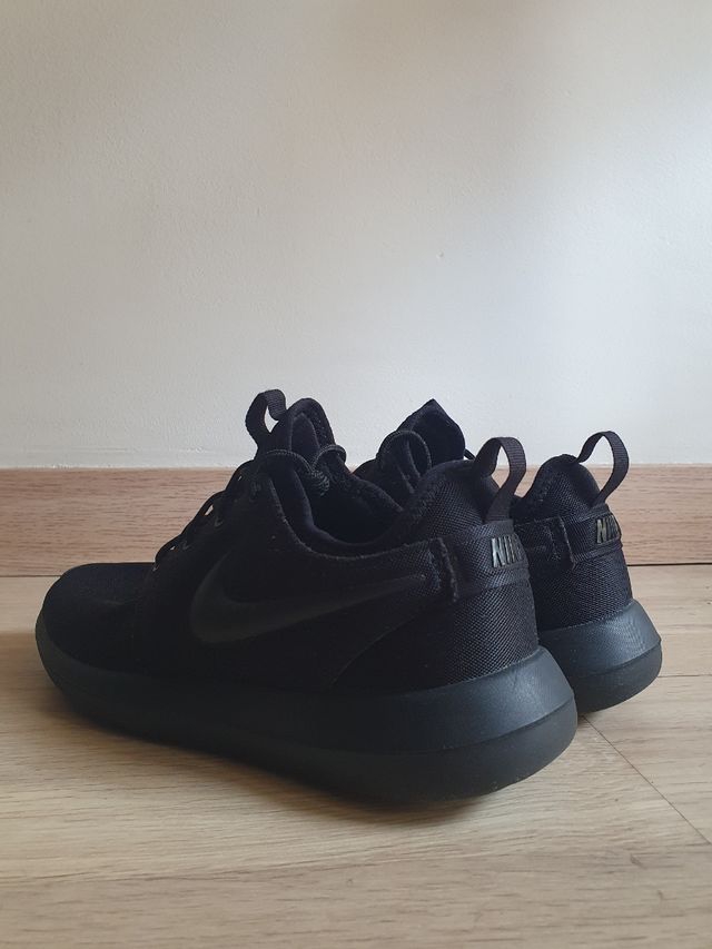 Nike Roshe 2 Negro (38.5)
