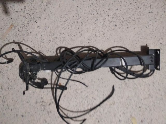 Brazo metálico para projector