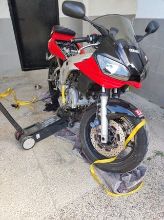 YAMAHA R6 AÑO 2003