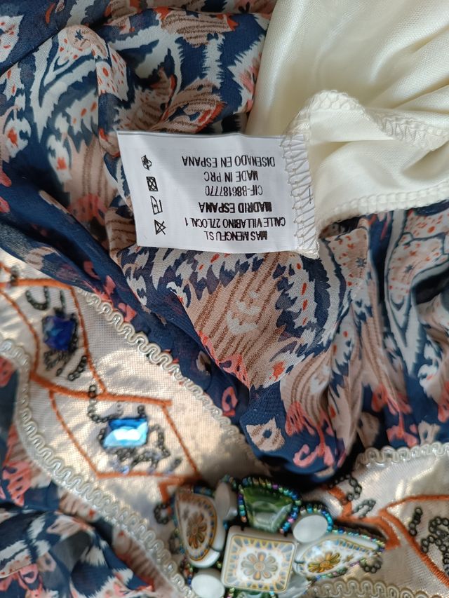 Vestido anudado al cuello