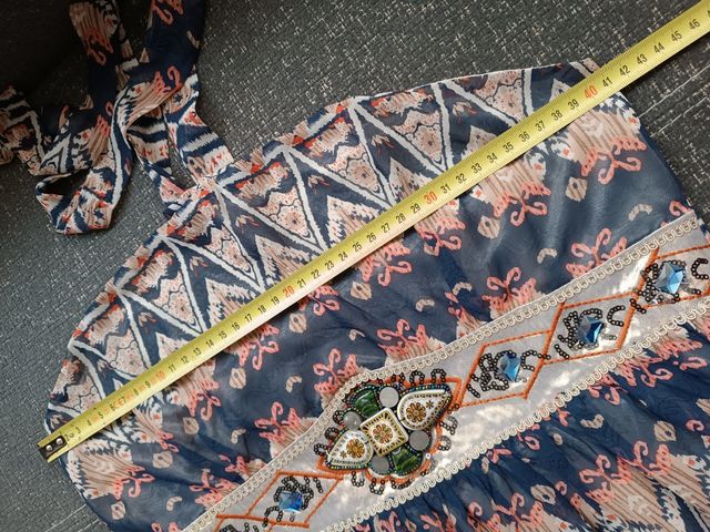 Vestido anudado al cuello