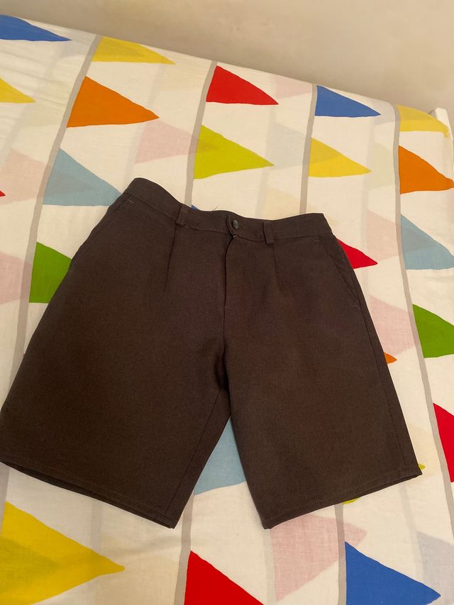 Pantalones cortos uniforme gris